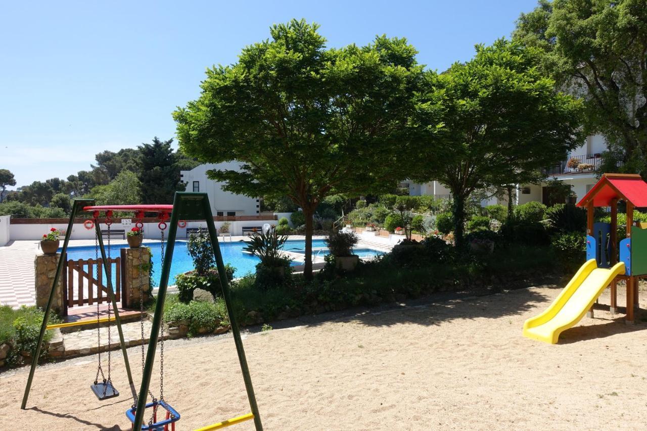 カレリャ・デ・パラフルジェリCalella Golfet Sobremarアパートメント エクステリア 写真
